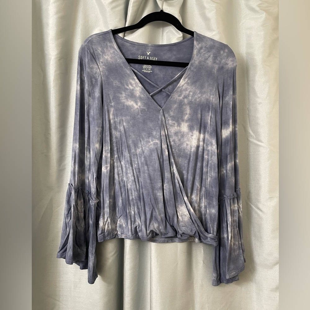 AERIE blue tie dye long sleeve soft and sexy v neck